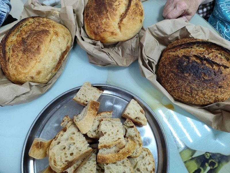 Предприниматель Елена Сизова, устроила настоящий праздник вкуса для пожилых жителей отделения временного проживания