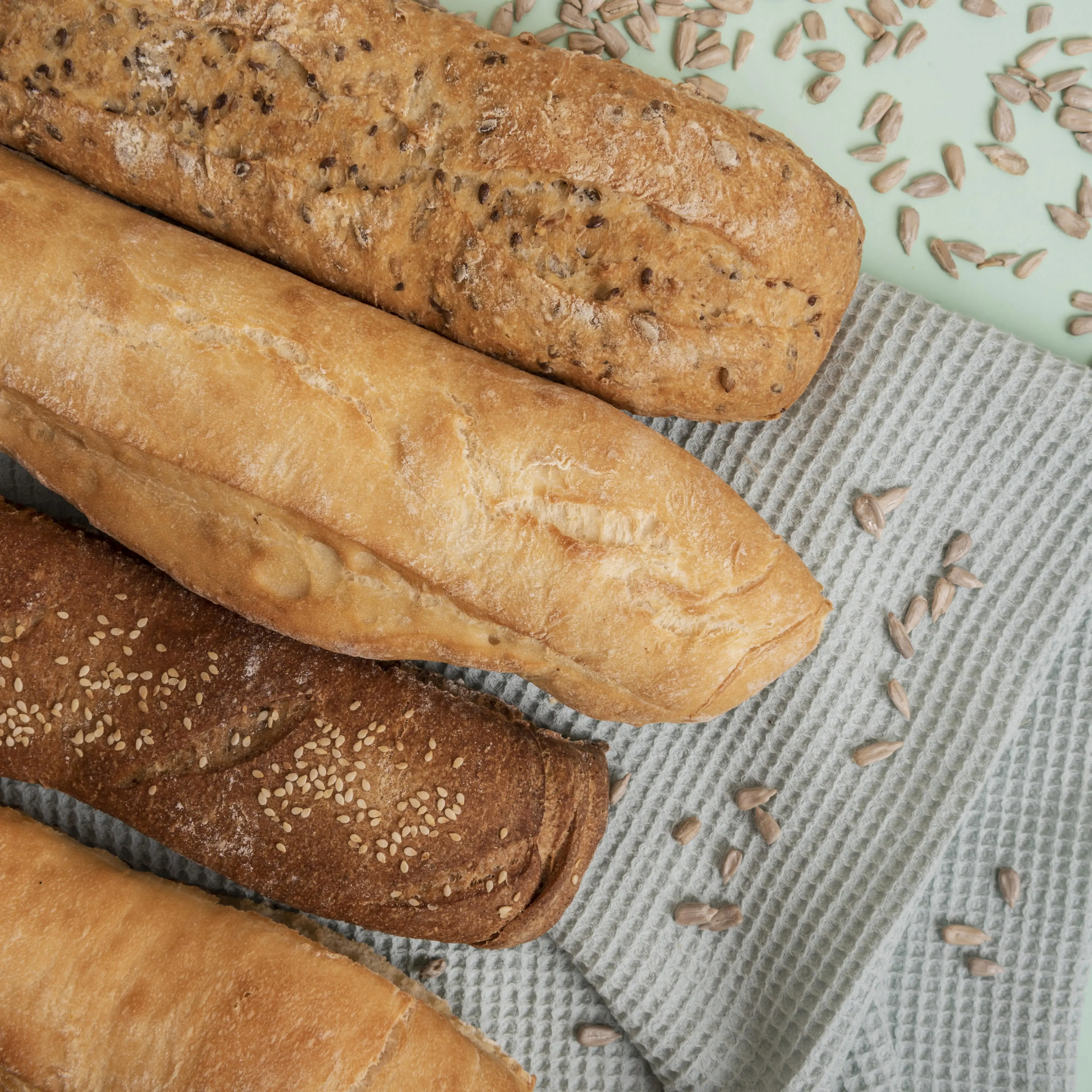 4,5 тысячи за булку: цены на «скрепные» продукты Стерлигова вызывают шок