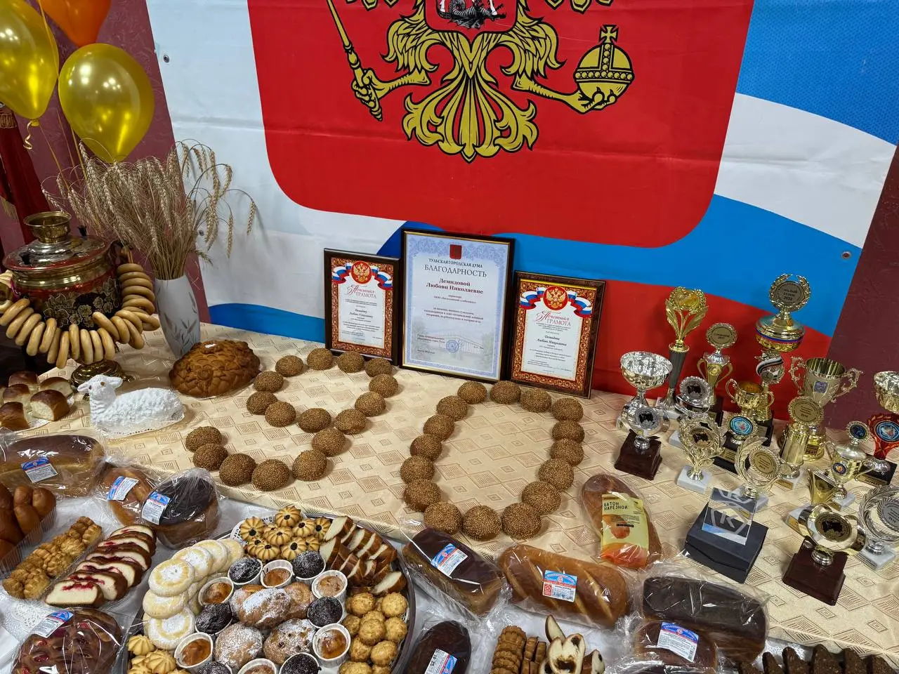 Дмитрий Семенов посетил Болоховский хлебозавод и поздравил коллектив с 90-летним юбилеем предприятия