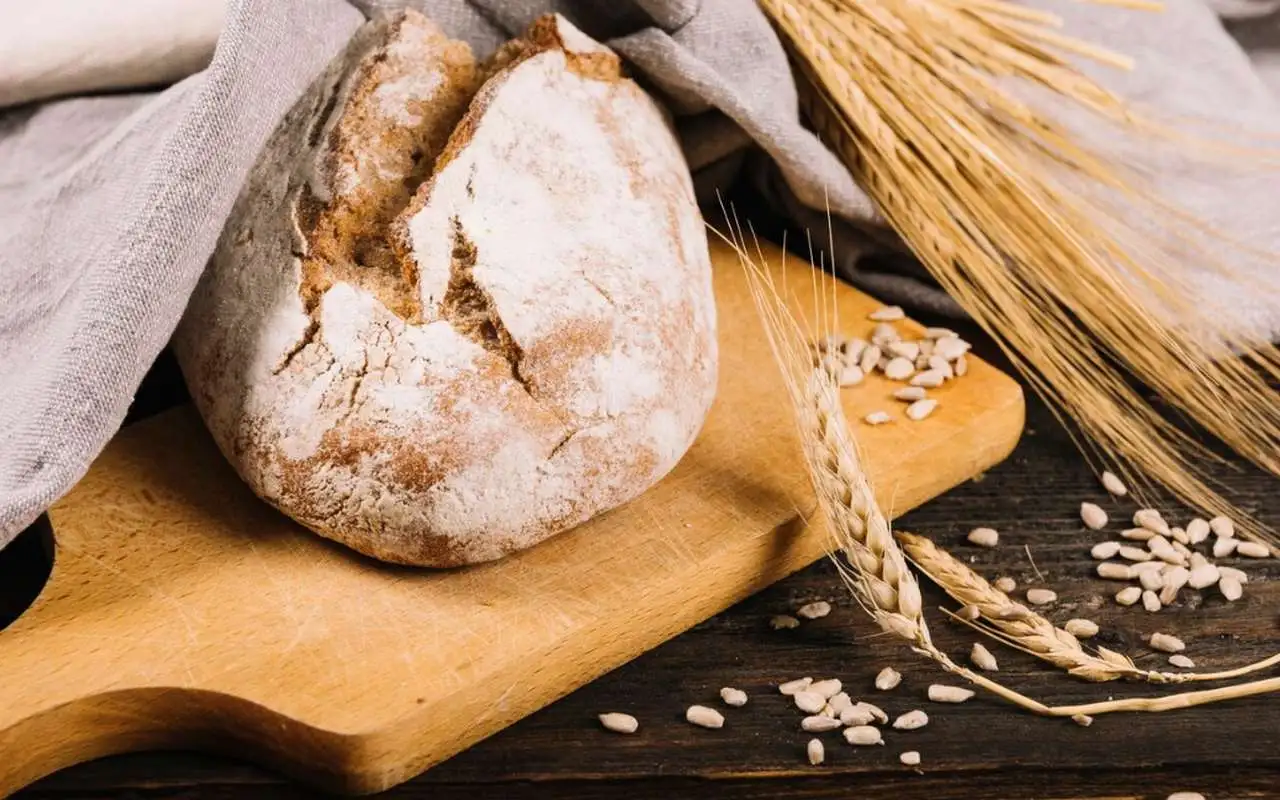 Как пекут ремесленный хлеб (видео)