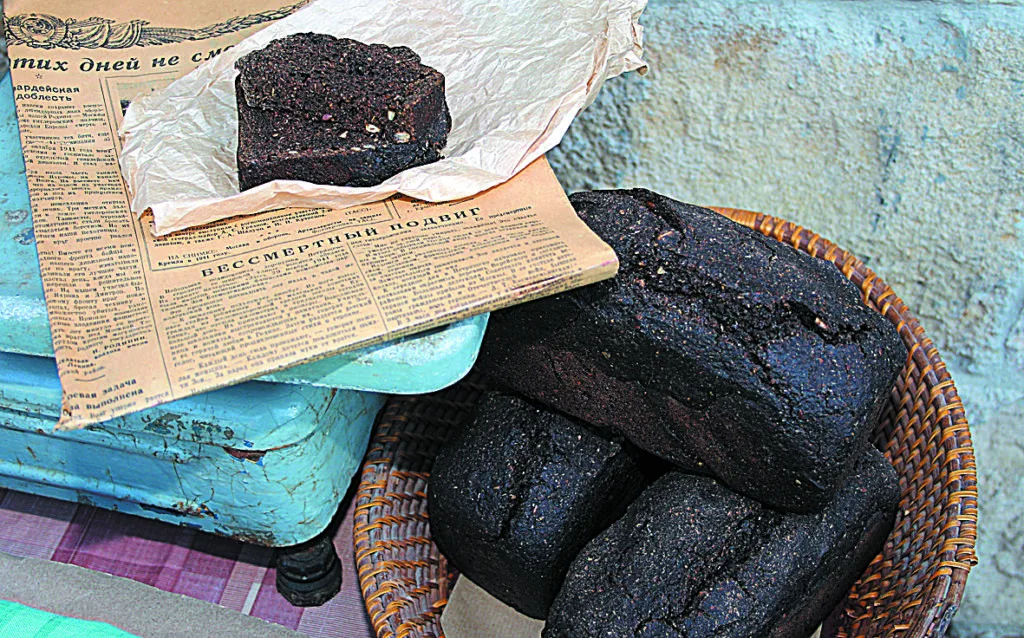 В пекарне Свято-Серафимовского храма в Анапе испекли хлеб по рецепту 1941 года