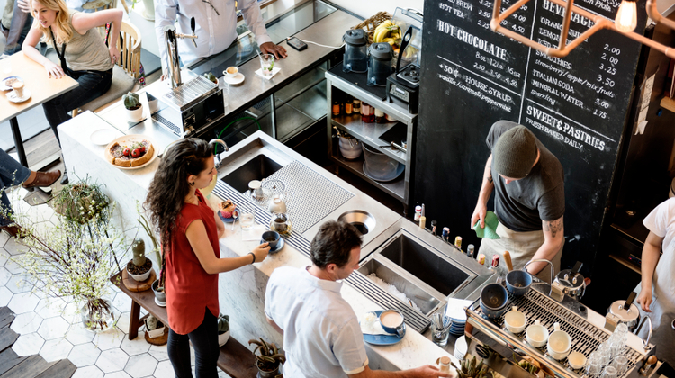 В 2025 году средний чек в кофейнях и пекарнях вырос на 15%, а посещаемость упала