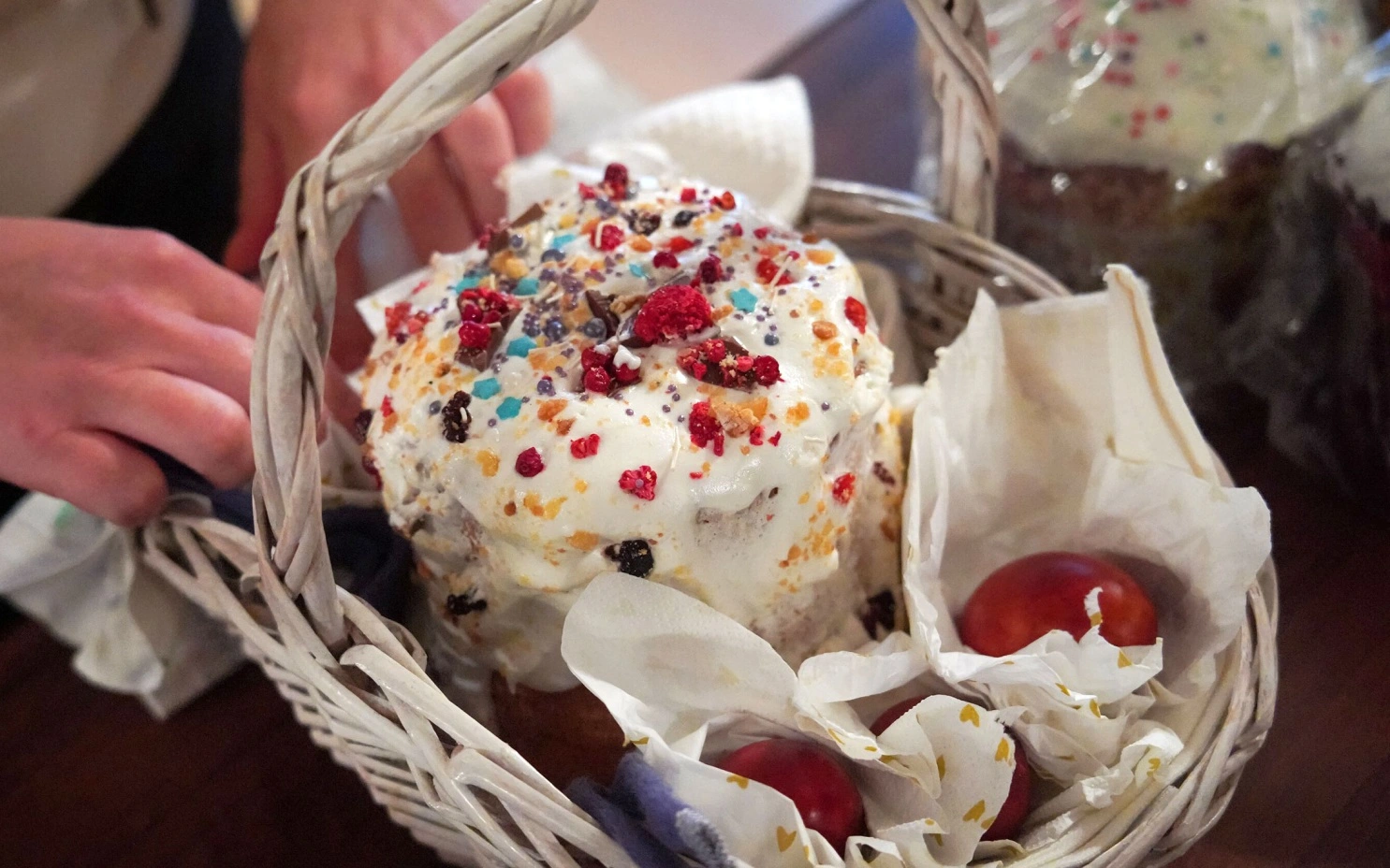 Эксперт рассказал, во сколько обойдется пасхальный набор россиянам в 2026 году